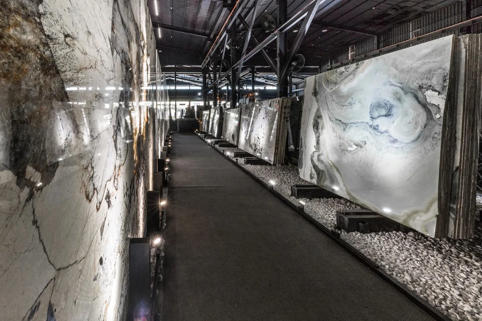 04-「石」尚當道，翻玩空間奢華新意！-豐聖大理石